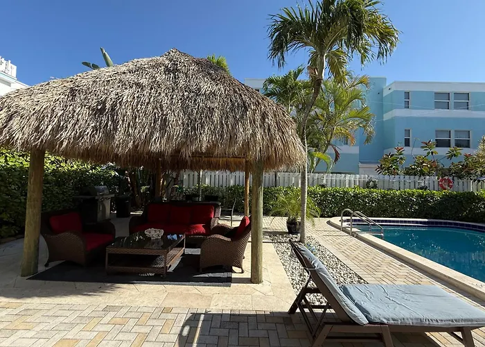 Beach Aqualina Apartments
